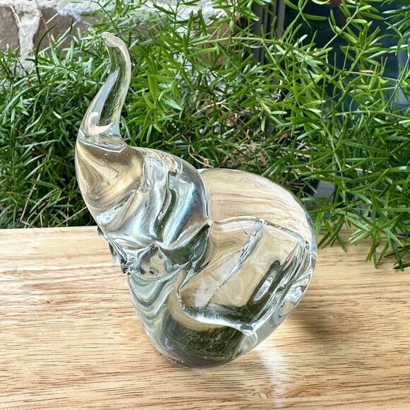 Elephant Figurine Paperweight 4.75" Hand Blown Crystal Art Glass Ground Base‎ - Picture 1 of 7